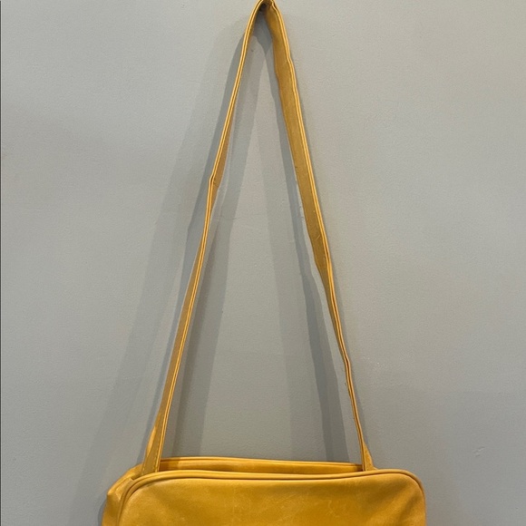 Vintage Yellow travel Bag trade winds tours messenger bag - Picture 3 of 4